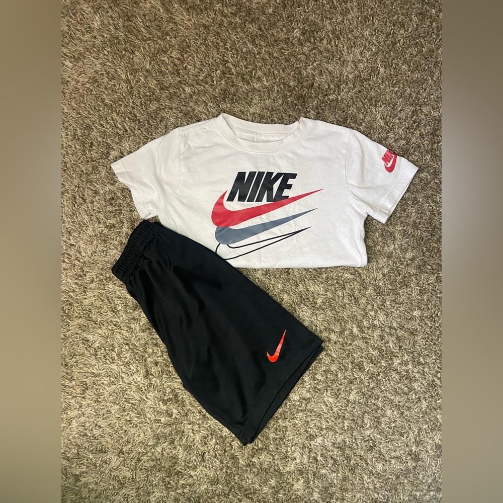 Nike White and Black Kids Outfit Size 7 boy I'm sure